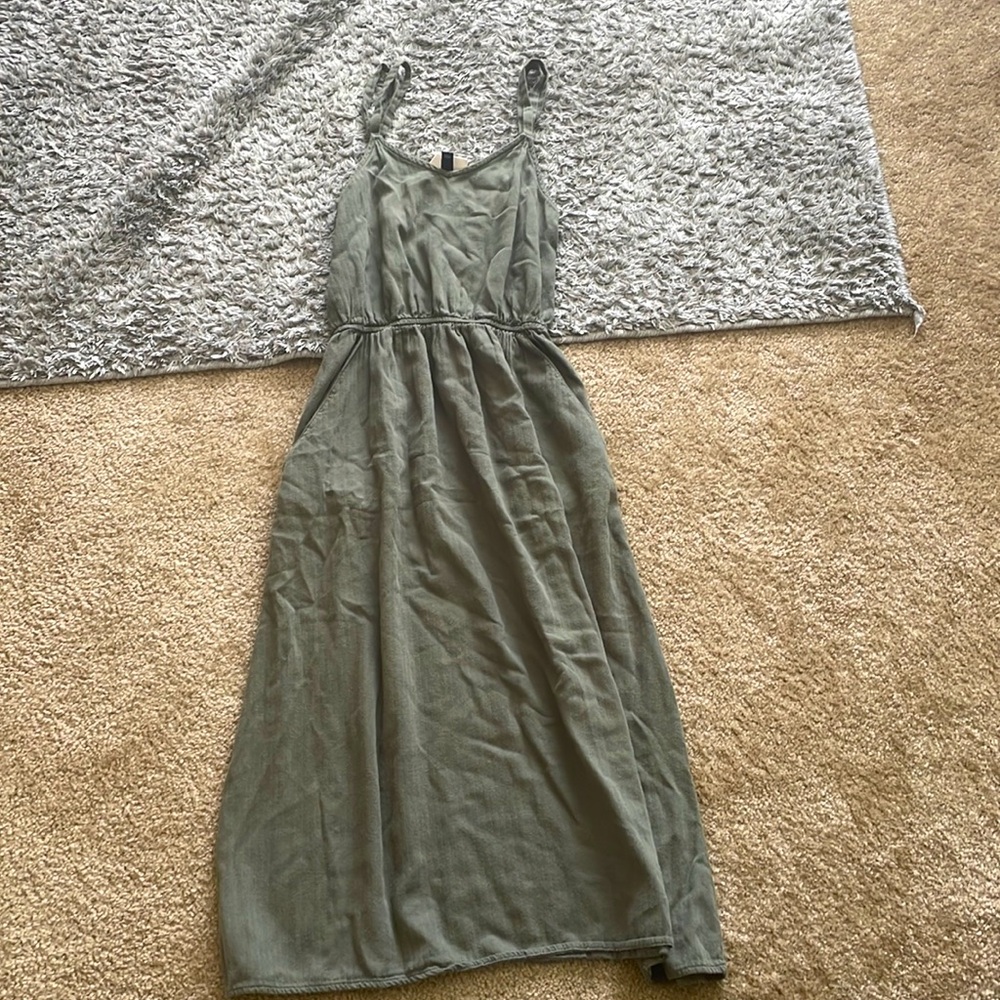 universal thread green sage dress top blouse
Target brand
Medium